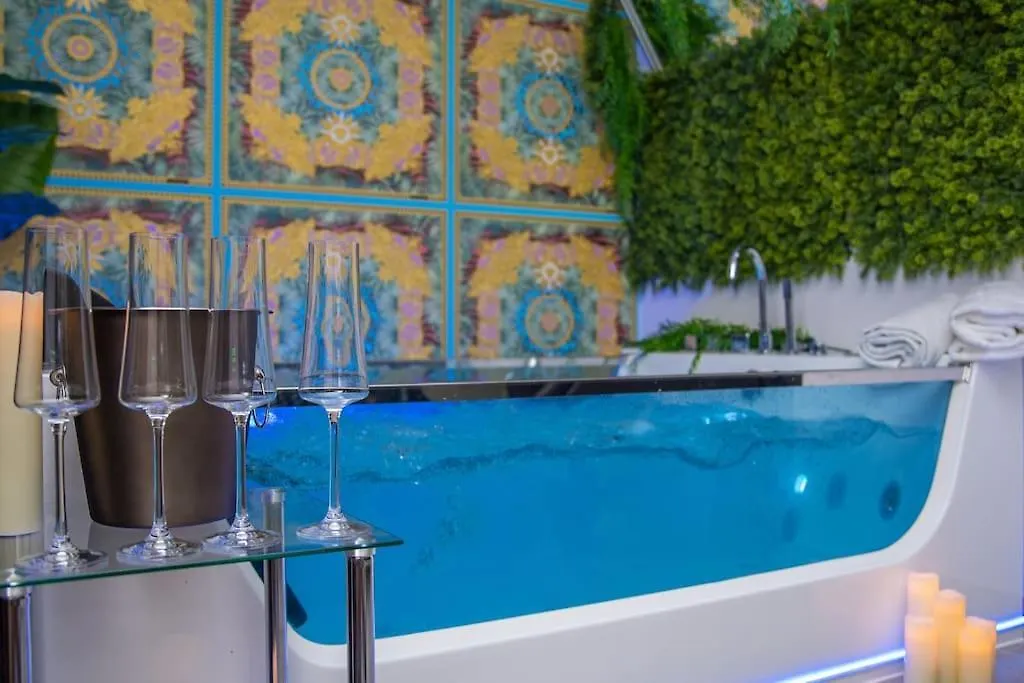Luxury Love Room Spa Whirlpool Jacuzzi Nuremberg Apartment